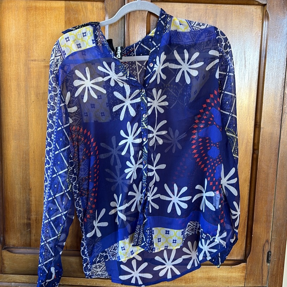 Beautiful sheer Desigual blouse. Size M
